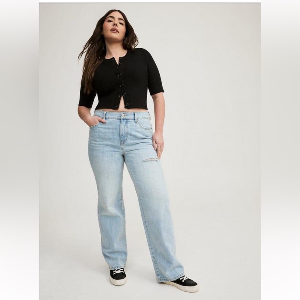 Torrid *NWT* Mid-rise Wide Leg Jeans Size 14 R
